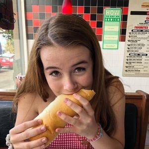 Meet your Posher, Keeley